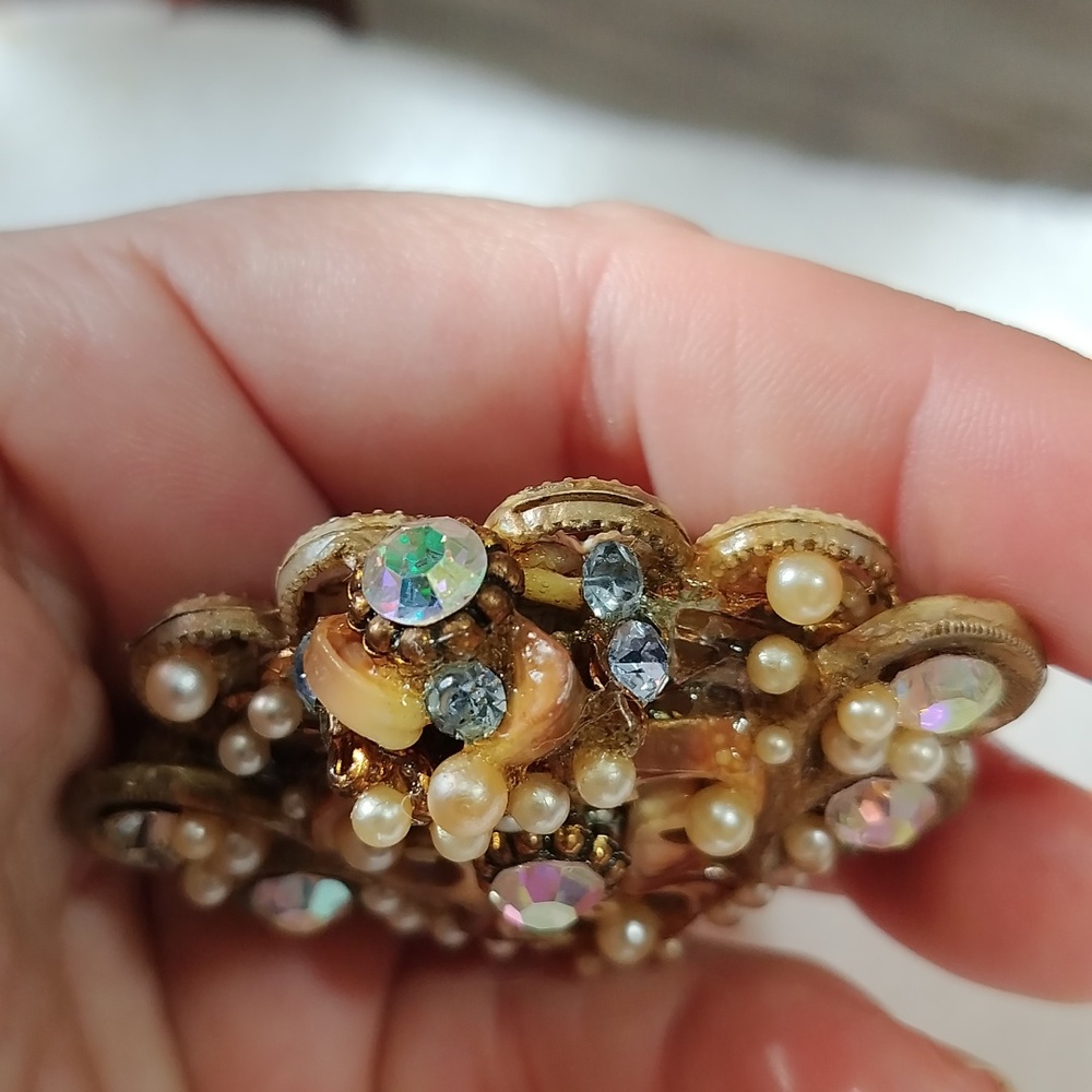Vintage Stunning brooch. AB Crystals, light blue rhinestones, seed pearls - Picture 3 of 10